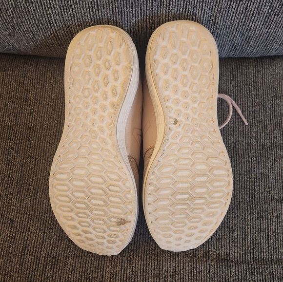 New Balance WCRUZSV2 Sneakers, size 10.5 - Picture 3 of 8